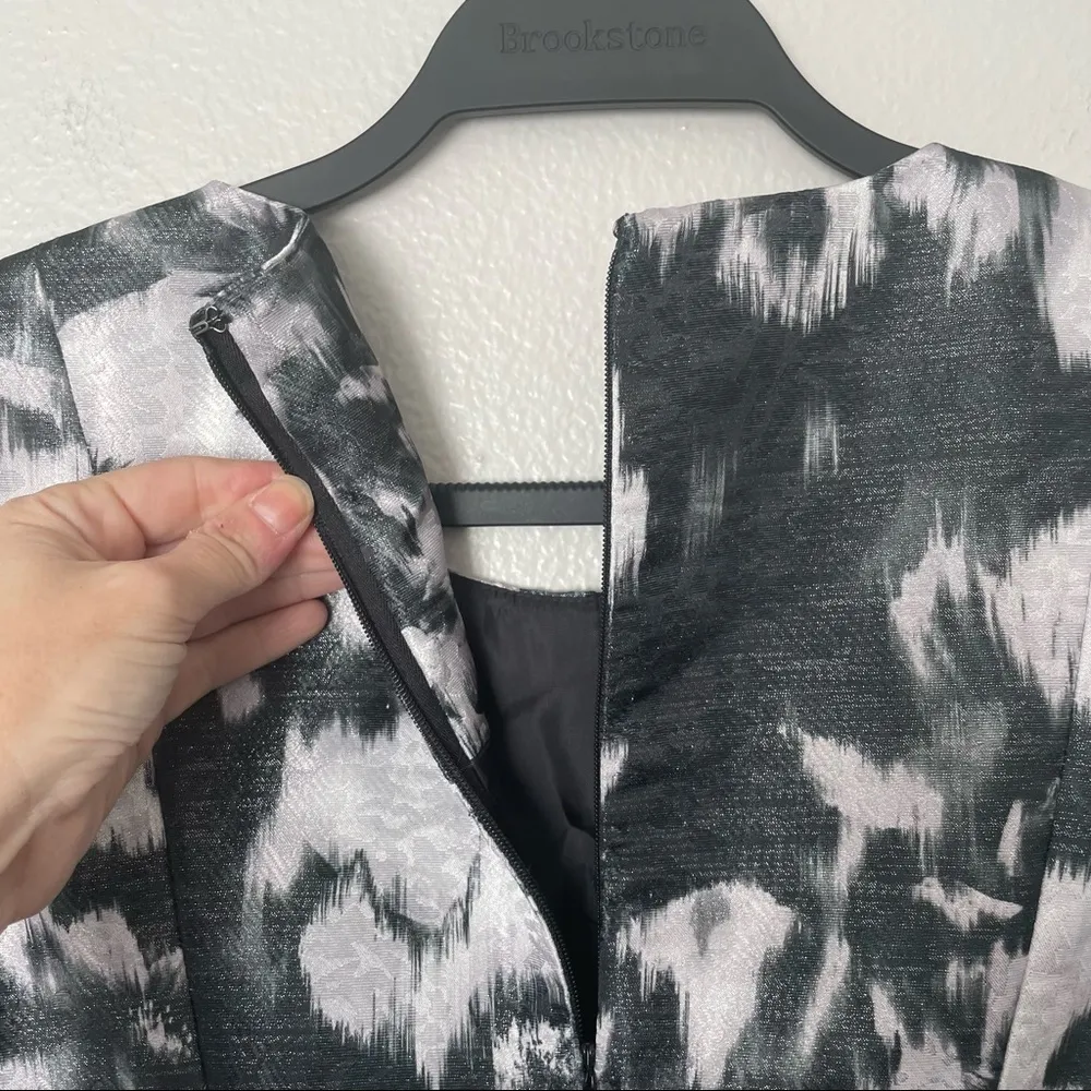 NWT Talbots Petites Metallic Floral Black/White Cocktail Fit & Flare Dress Sz 2P - Image 10