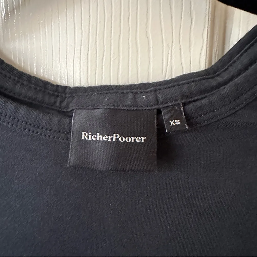 NWOT Richer Poorer Women's Everyday Tee Black - Stretch Limo - XS - Image 3