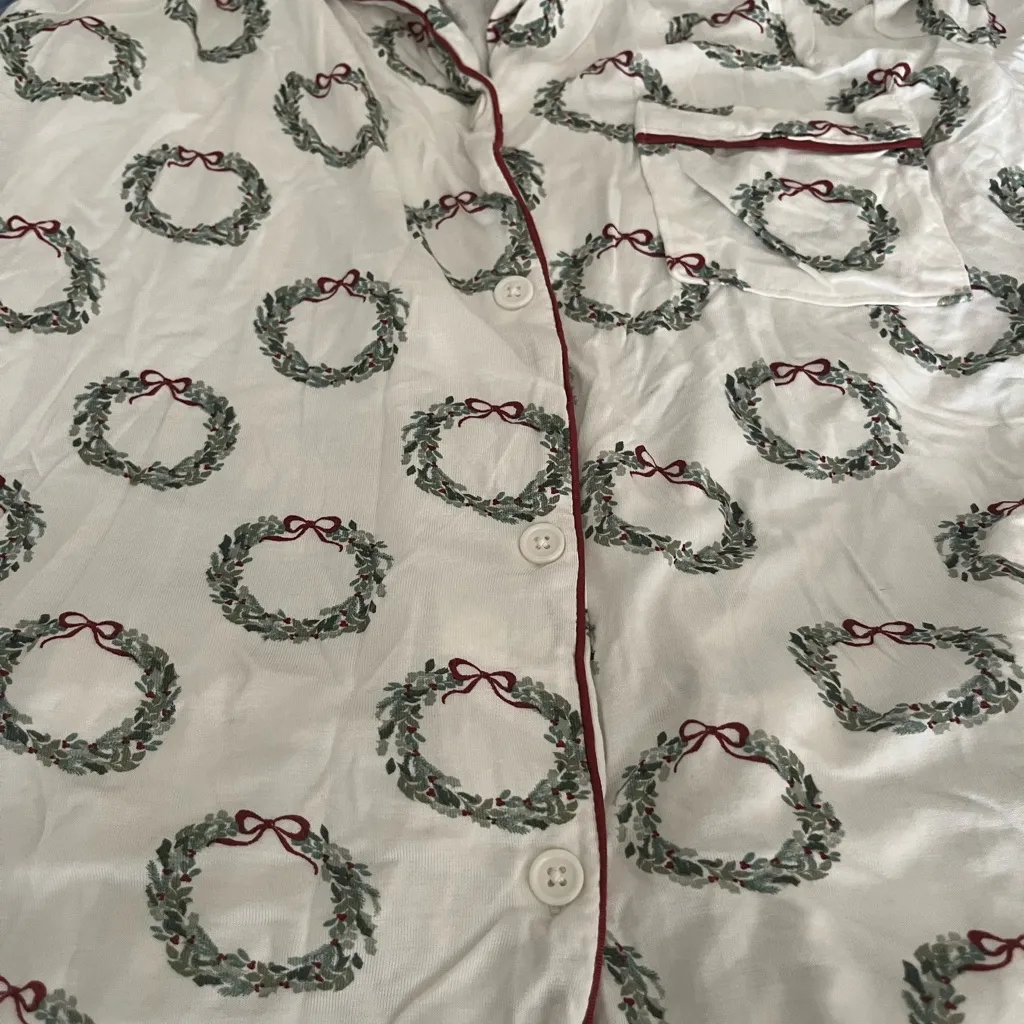 Milkberry Christmas Wreath Pajamas super soft women’s small Red - Image 3