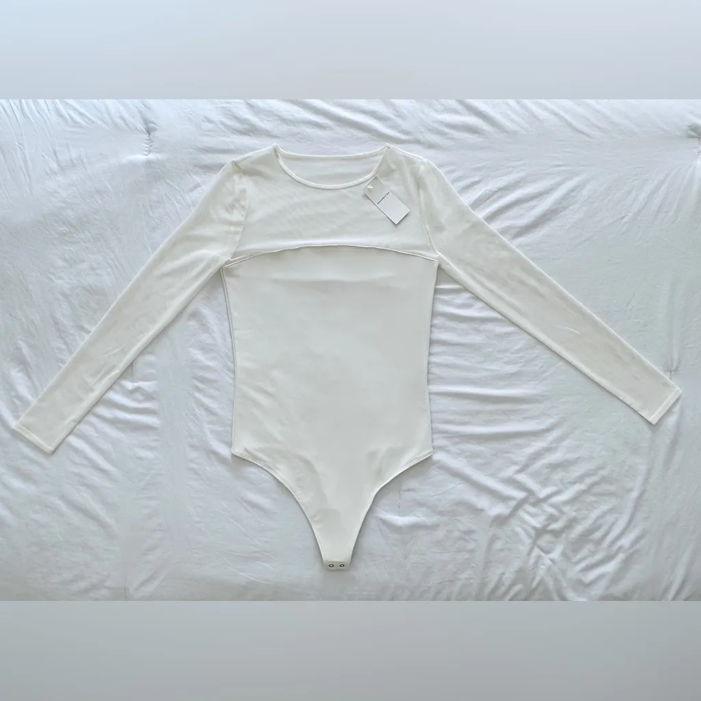 NWT Abercrombie & Fitch Long-Sleeve Mesh Bodysuit - Ivory/White - M - Image 5