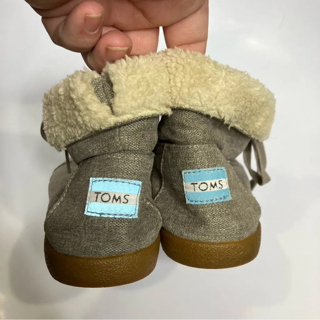 Toms highland botas fleece lined lace up boots gray cream‎ women’s size 7 casual - Image 5