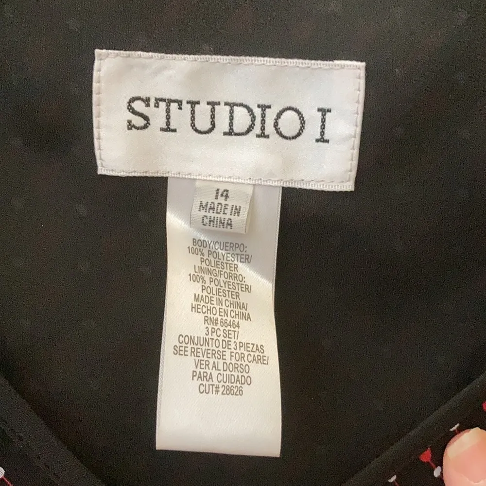 Studio I FINAL MARKDOWN LADIES  top 14 - Image 3