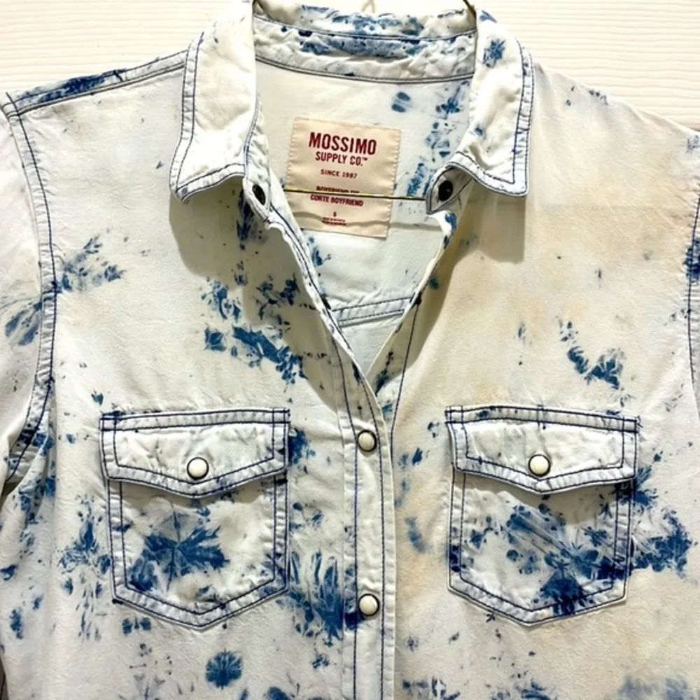 Mossimo Boyfriend Fit Acid Wash Button Down Long Sleeve Top - Image 3