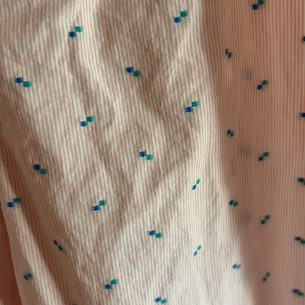 Gap size medium pink button up button down shirt 100% cotton - Image 4