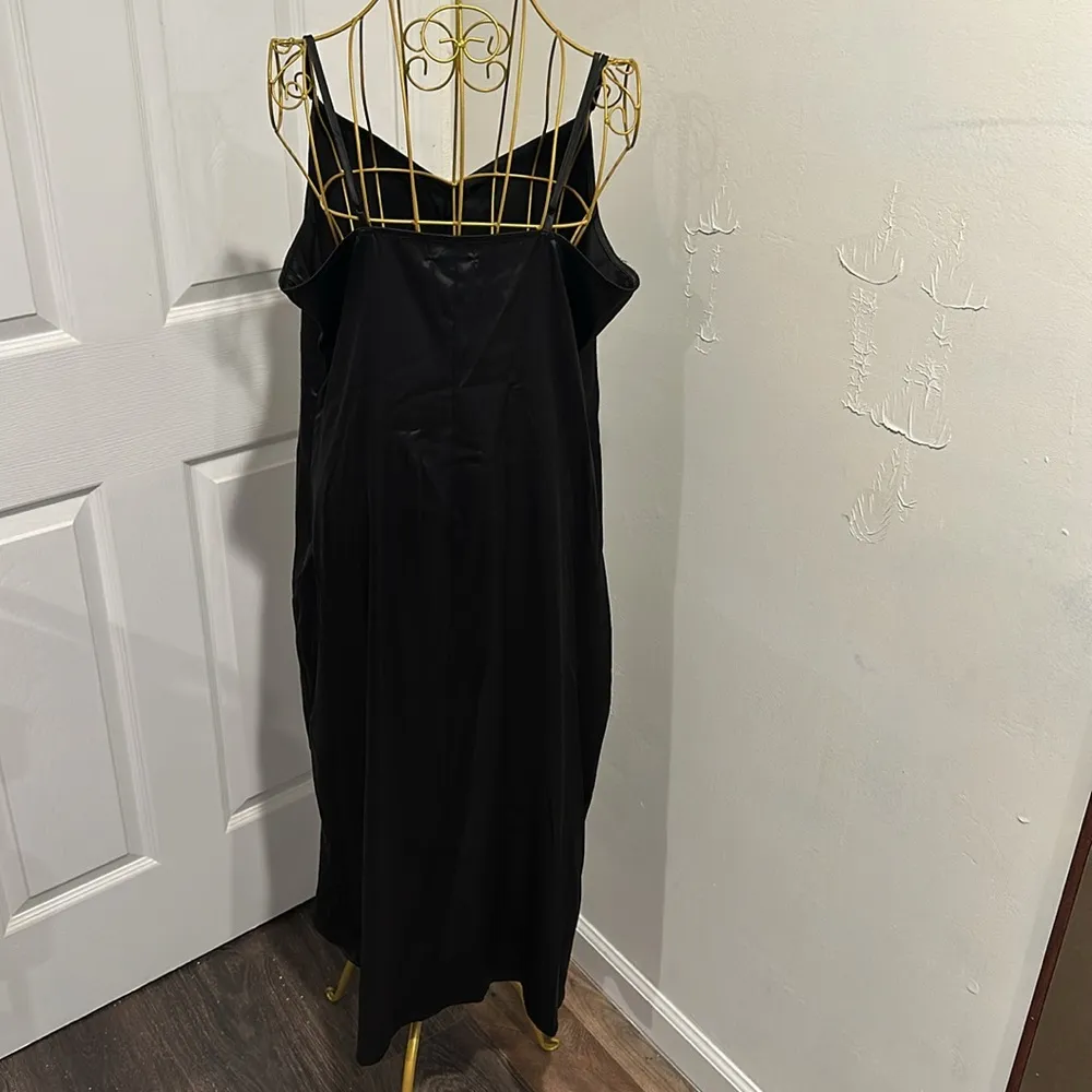 AFRM Black v neck satin midi adjustable straps slip dress Size XL - Image 4