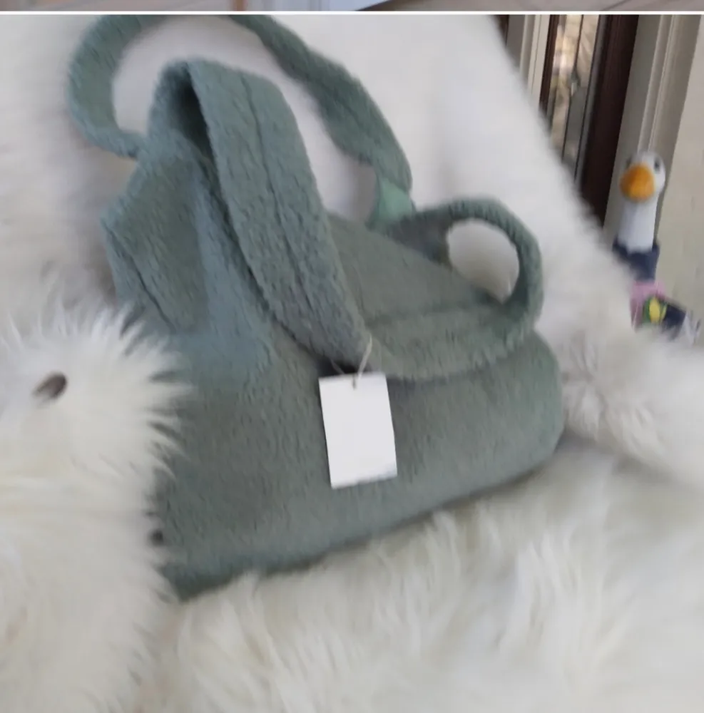 NWT Pull & Bear Seafoam Green Fuzzy Shoulder Purse - Image 6