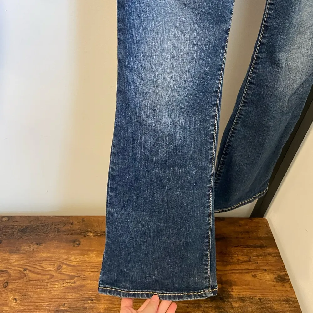 EUC | Levi’s women’s bootcut jeans‎ — size 4 - Image 4