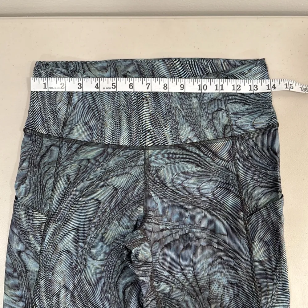 Lululemon Fast and Free High Rise Crop 23"
Dimensional Icing Blue Multi EUC - Image 10