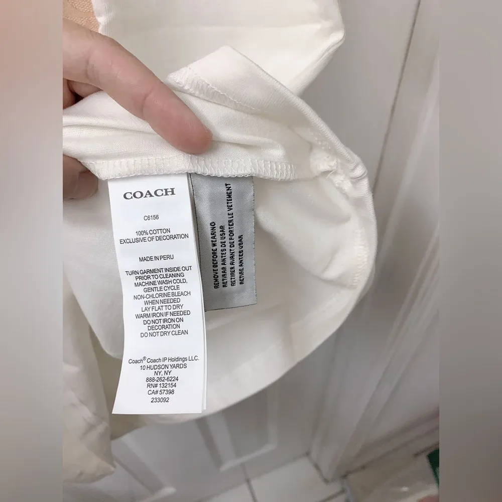 Coach Women’s Signature Heart T Shirt pink L Valentine's Day theme - Image 8