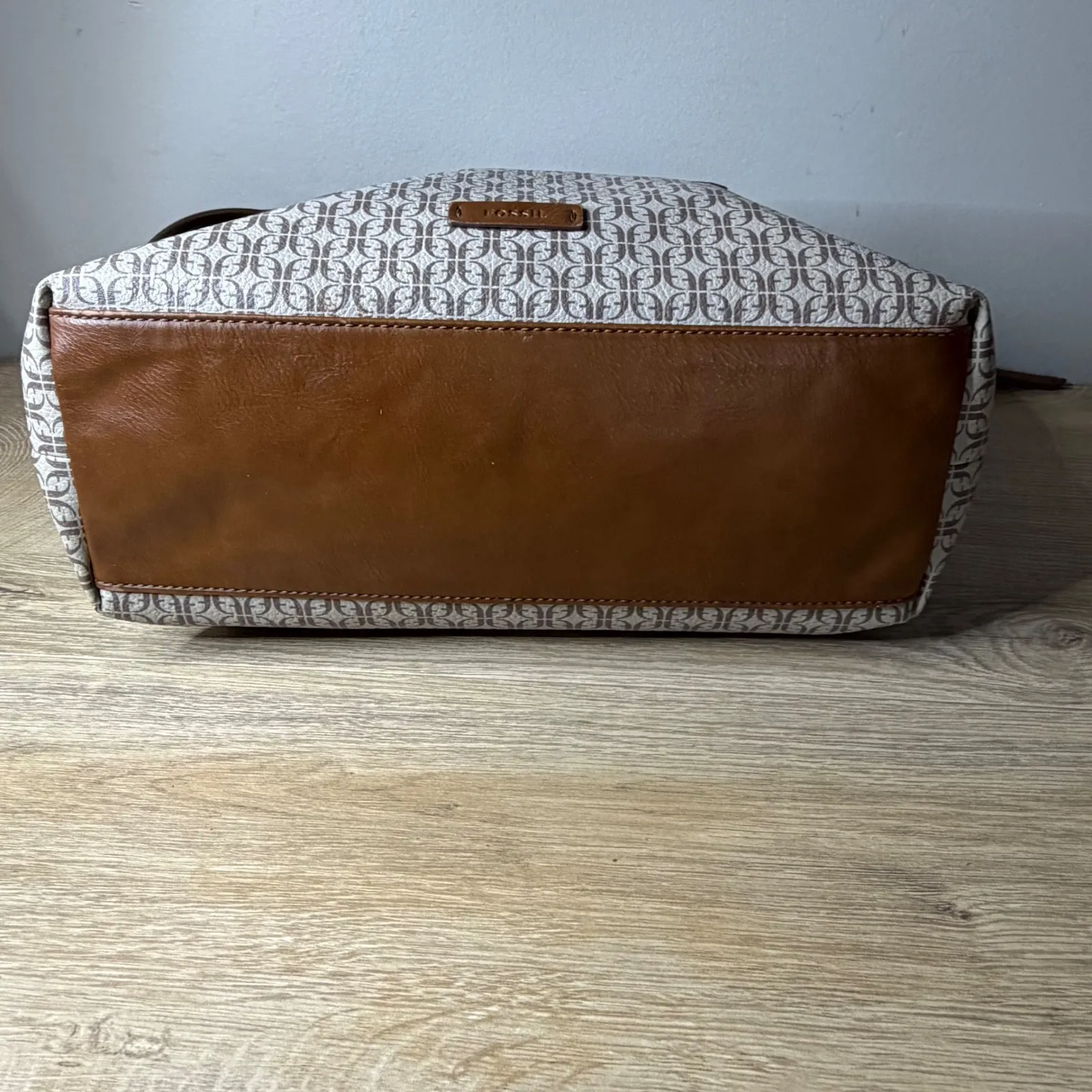 Fossil Felicity Tote Signature Bag Brown Beige Leather Trim Carryall Shopper - Image 4