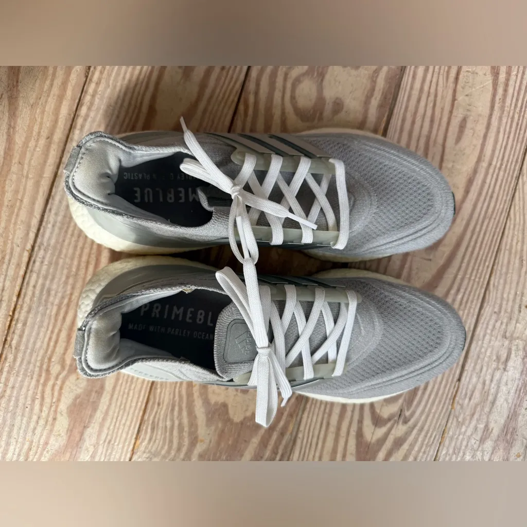 Adidas ultra boost 21 size 9.5 - Image 3