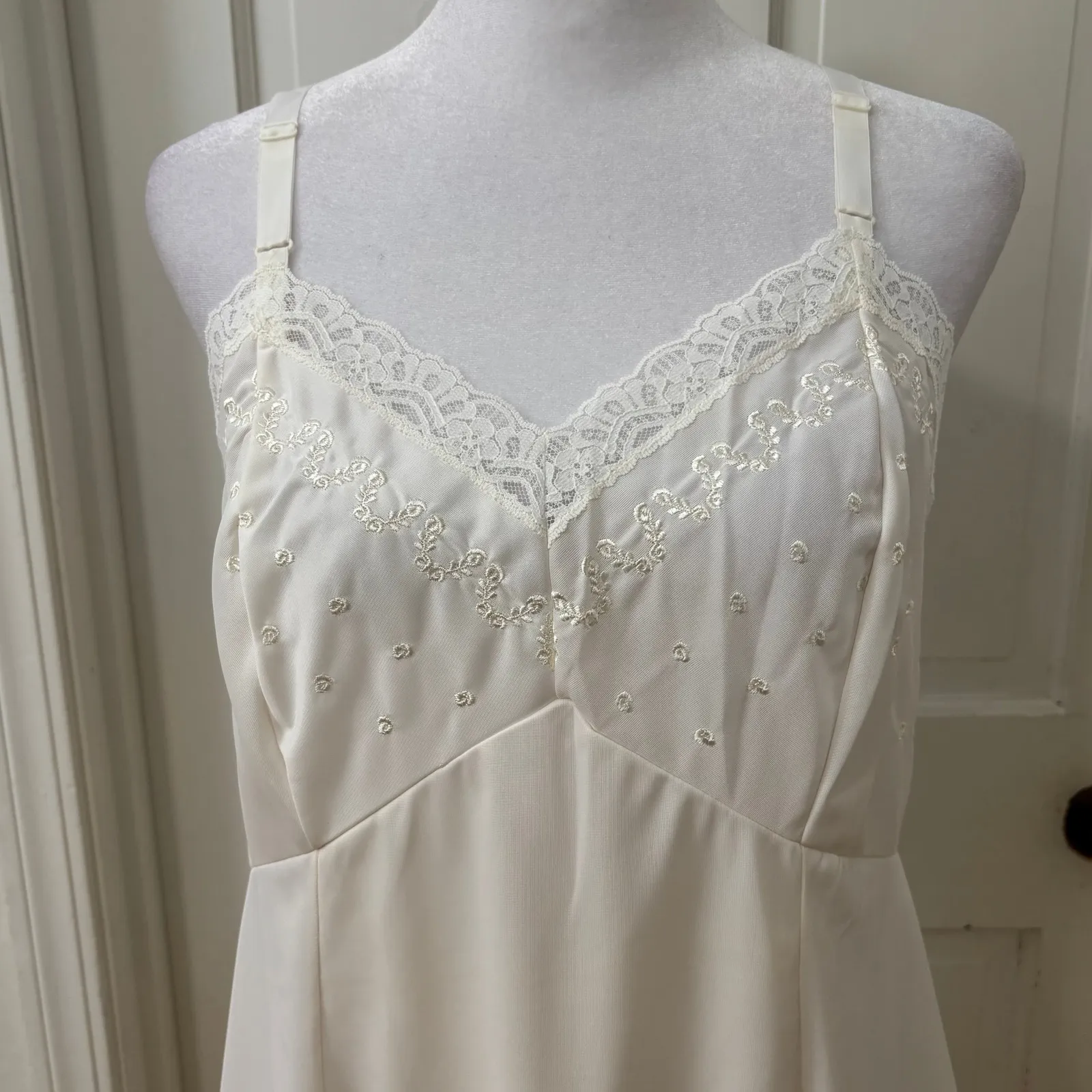 Vtg Sears Embroidered Slip Dress Coquette Y2K Cottagecore Ivory Lace Trim 38 NWT White Size M - Image 3