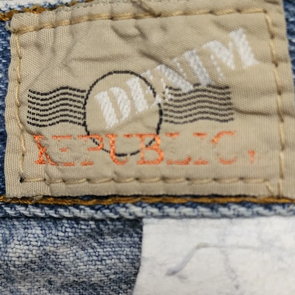 Vintage Denim Republic high rise acid wash jeans size 4 - Image 7