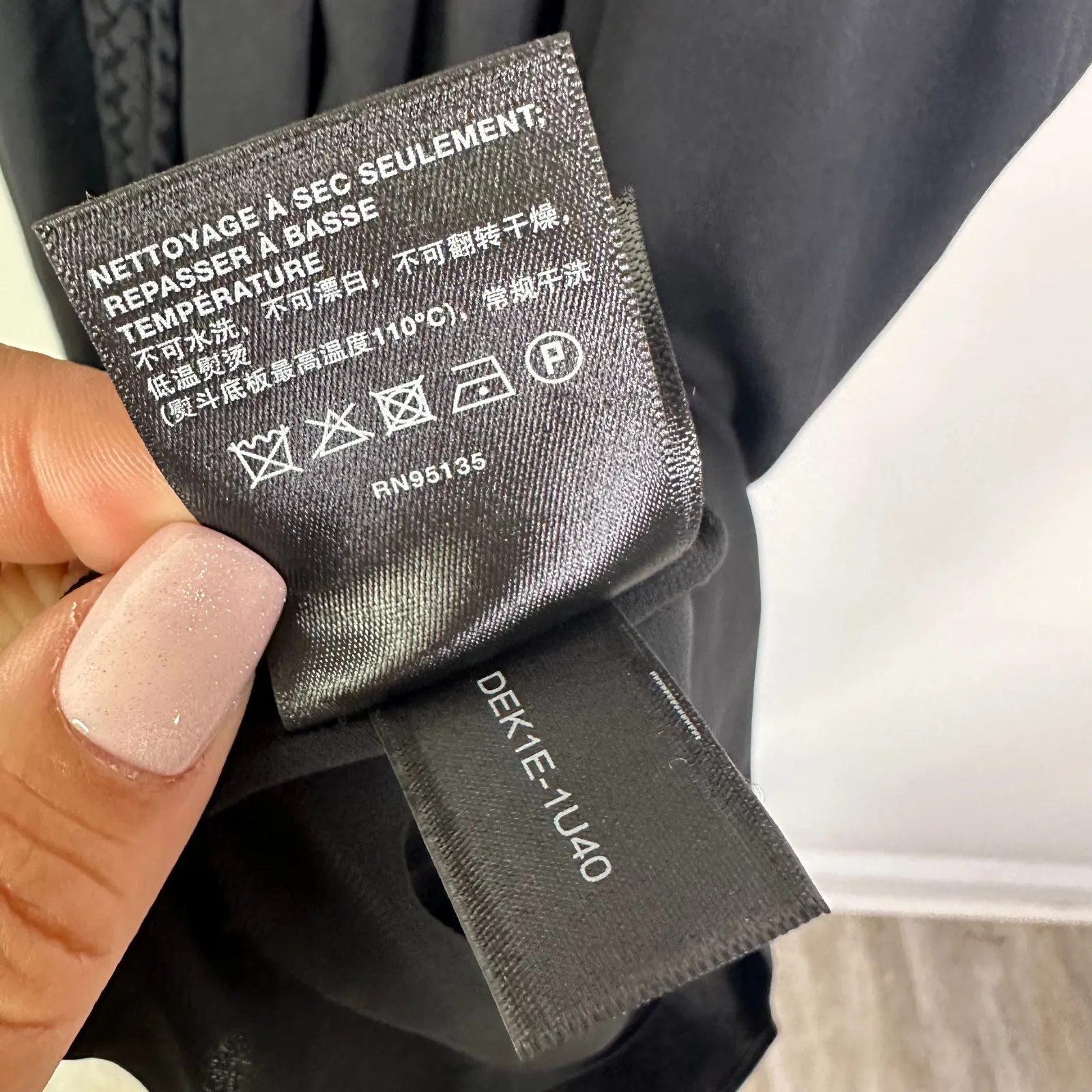 Lafayette 148 New York Belted V - Image 7