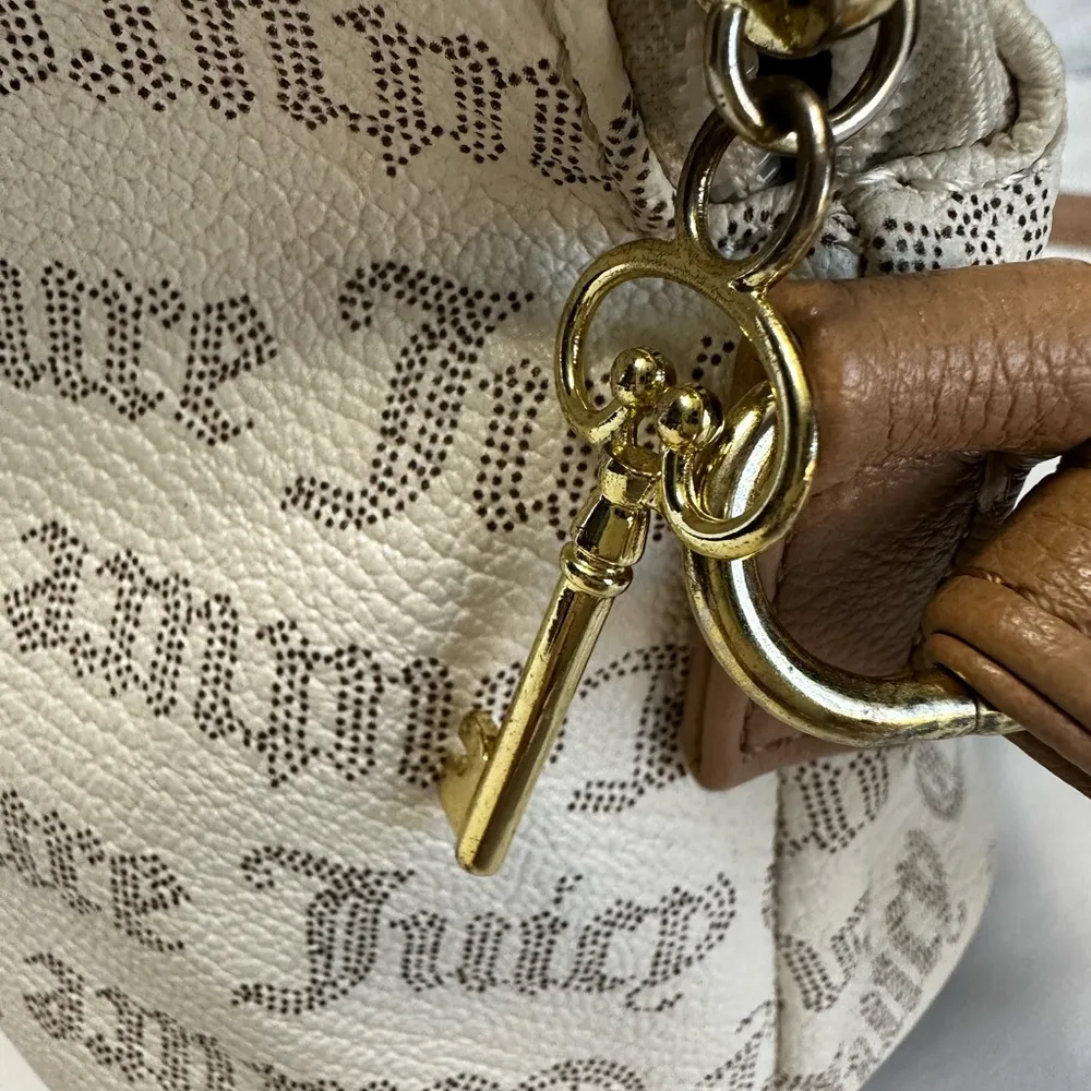 Juicy Couture White Under Lock & Key Dome Satchel/Crossbody Logo Bag - Image 6