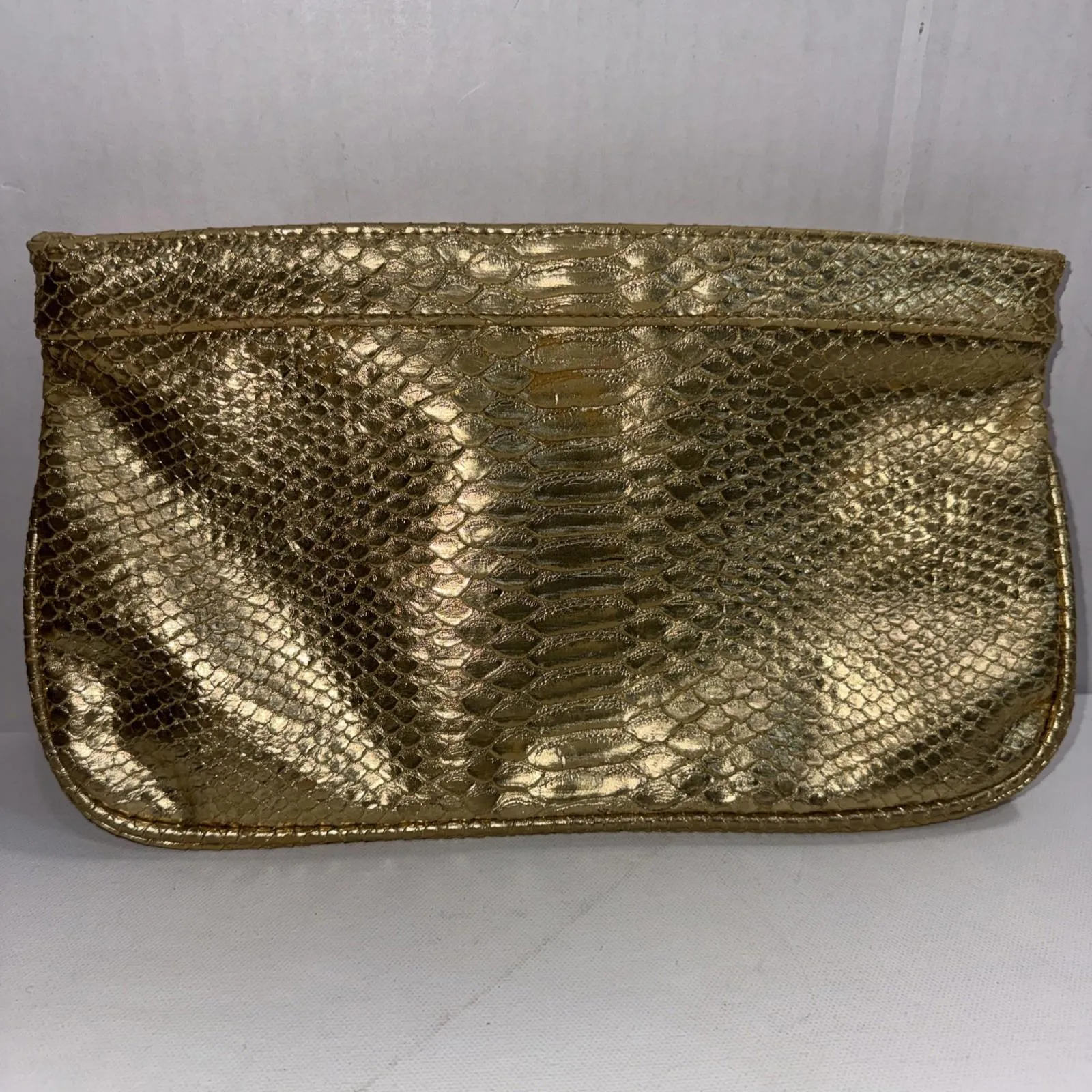 Vintage GUESS Gold Metallic Old Money Designer Y2K Snakeskin Clutch Evening Bag - Image 3