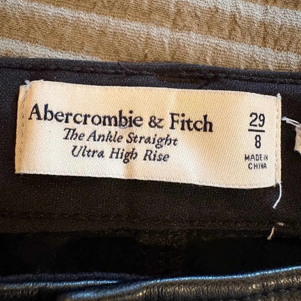 Abercrombie & Fitch The Ankle Straight Ultra High Rise pants black vegan leather - Image 5