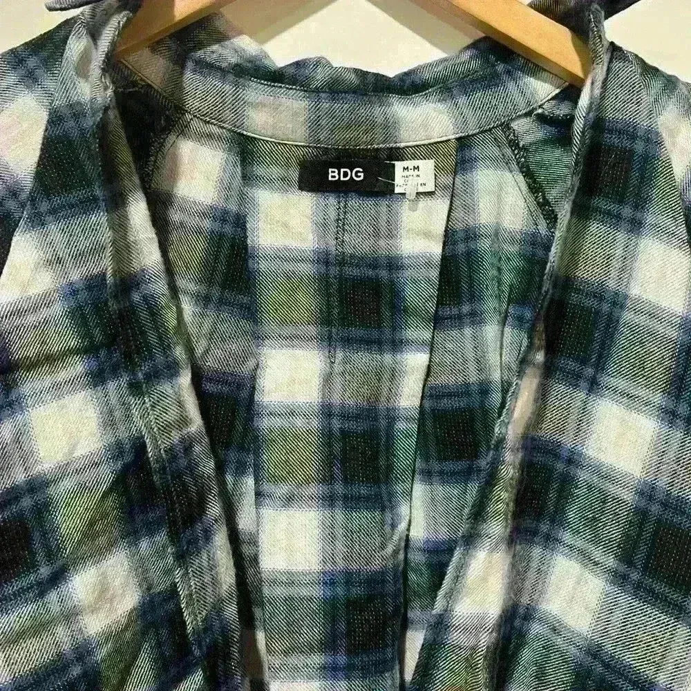 BDG oversize women long sleeves flannels tie fronts sz M shirt comfy cute summer - Image 2