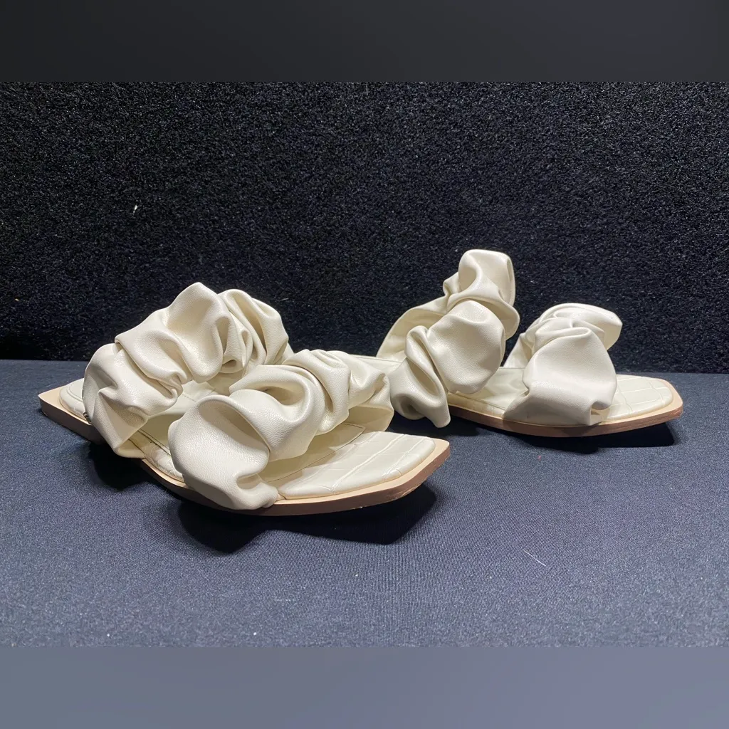 Circus NY Cream Strap Gathered Flat Sandals Size 8.5 Logo Square Platform - Image 4