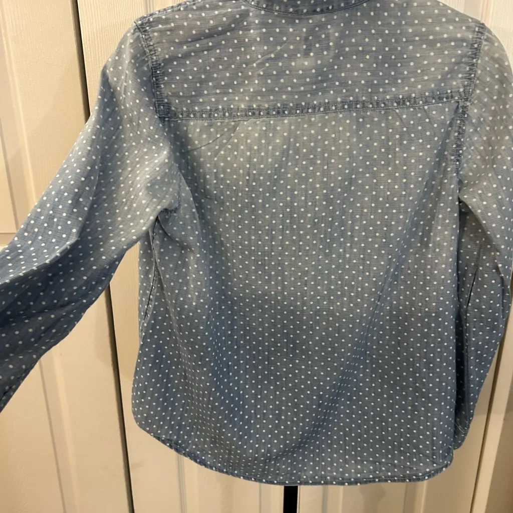 Chicos Ombré fade polka dot Chambray button down - Image 7