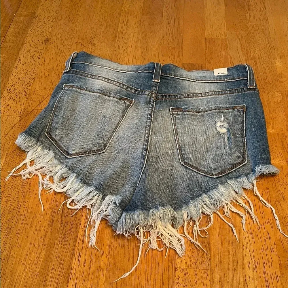 Kancan high waisted cutoff distressed shorts, size 26 - Image 2