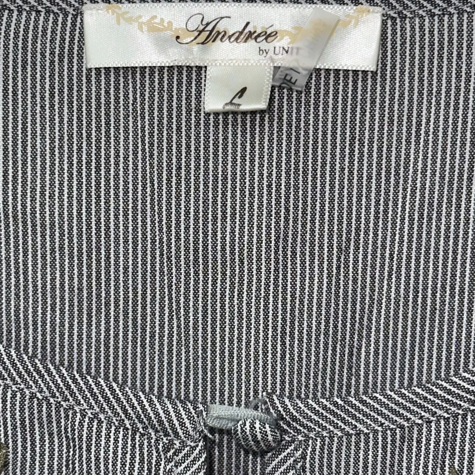 Andree By Unit Womans Peasant Top Size Large Grey White Floral Embroidered Boho - Image 7