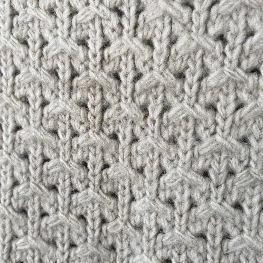 Banana Republic Women Scoop Neck Long Sleeve Italian Yarn Knit Sweater Medium - Image 3