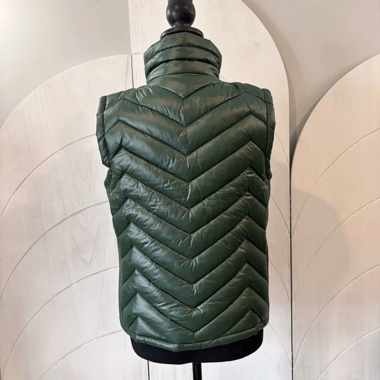 New Calvin Klein Green Quilted Vest Chevron Zip Puffer Sleeveless Size Small NWT - Image 4