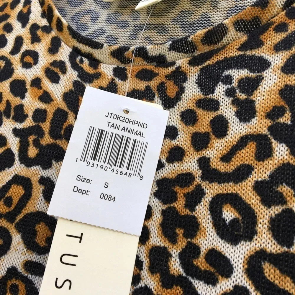 Hiatus Leopard print long sleeve Sweater Top Size Small 
NWT - Image 5