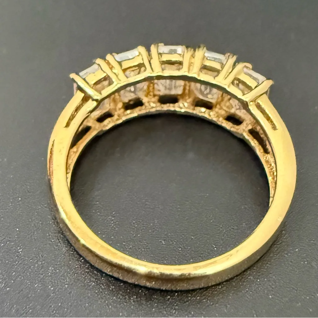 Vintage 925 Gold Over Sterling Silver Five CZ Row Band Women’s Ring Size 8 5g. - Image 3