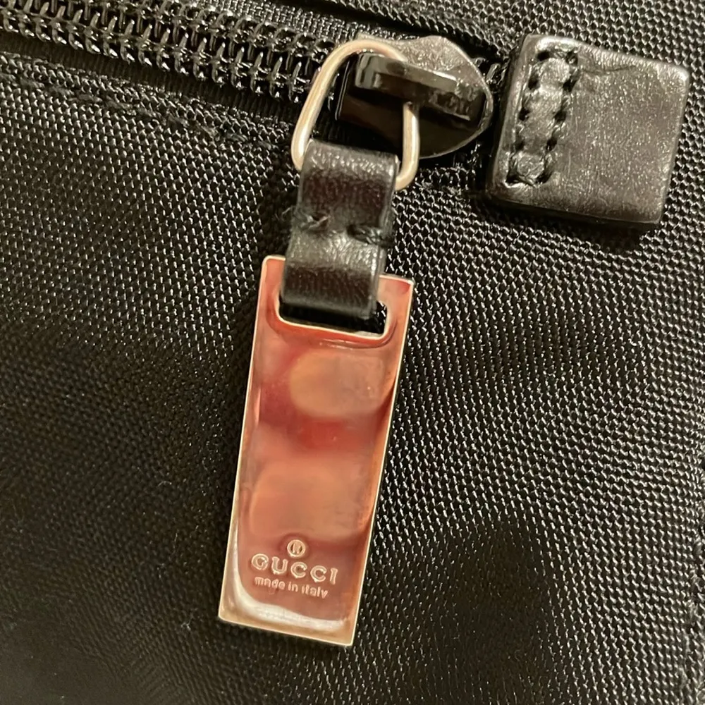 Gucci  Canvas Pouch Bag with Handle - Image 5