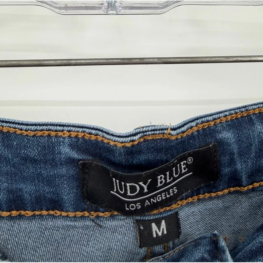 Judy blue cheetah jean shorts medium - Image 3