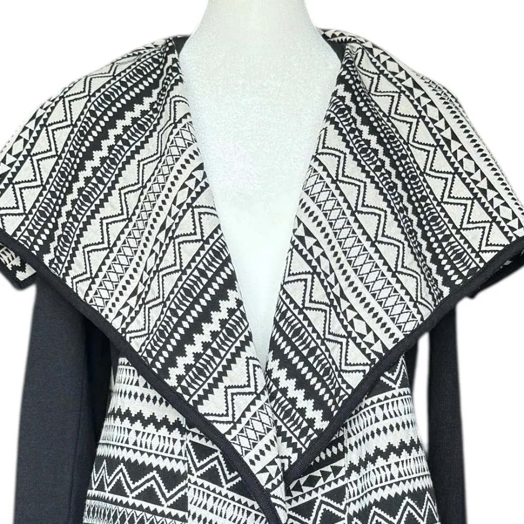 GB Black and White Aztec Print Cardigan Blazer Sz S‎ - Image 2