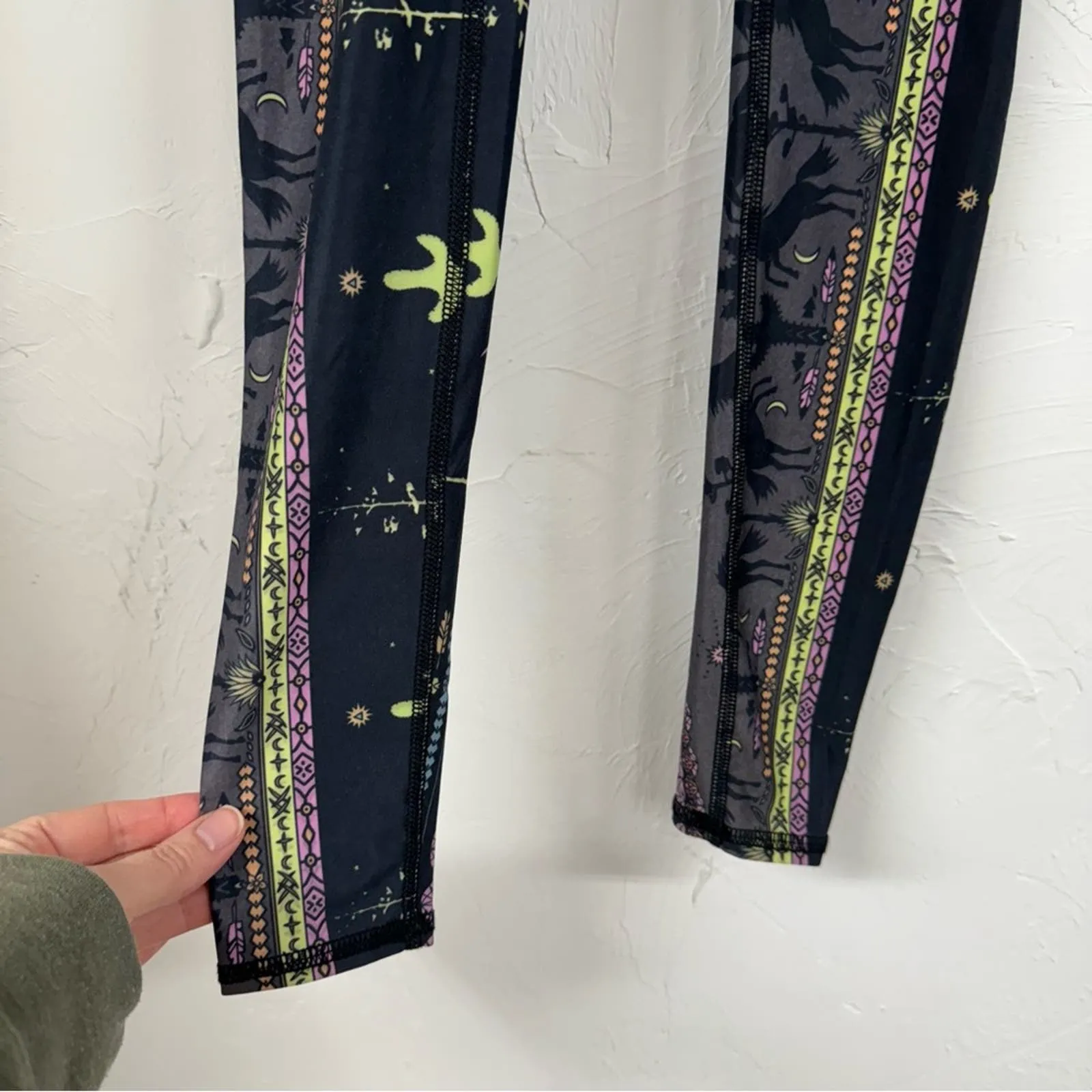 Teeki Wild & Free Horse & Cactus Print Full Length Leggings Womens XS Athletic - Image 2