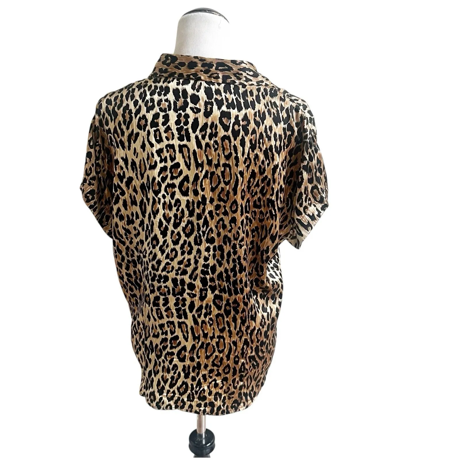 Chico’s Vintage Animal Print Short Sleeve Button Down Blouse Collared Size Med - Image 2