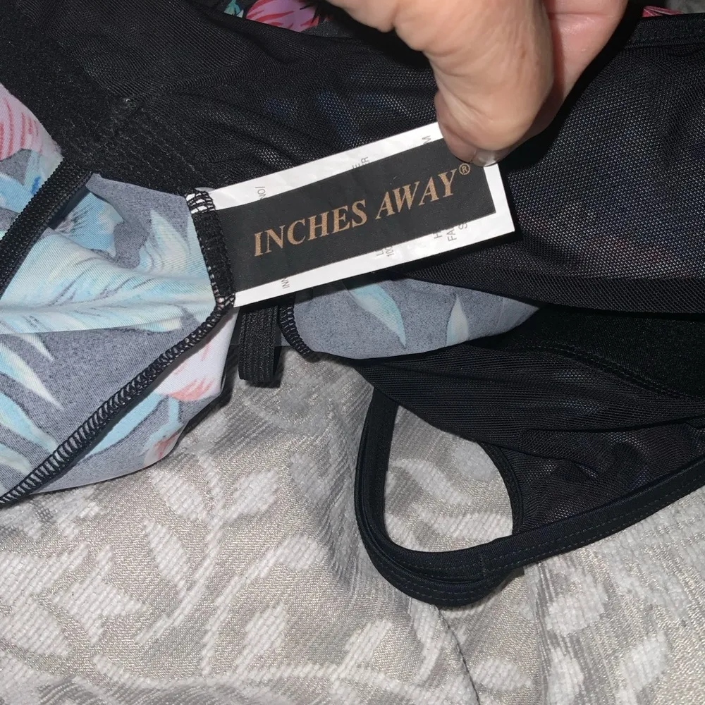 Inches Away Black With Multicolor Tropical Floral Print Swim Dress Size 12 - Image 9