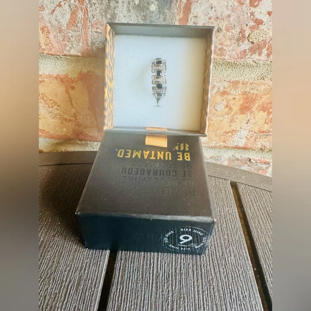 Bomb Party Untamed All Gender Ring, Size 9. Silver - Image 3