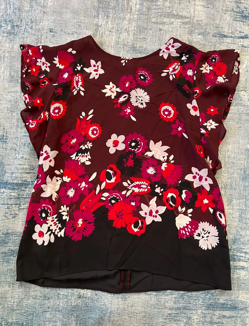 Ann Taylor  Factory Maroon Red Black Floral Flutter Sleeve Blouse Medium - Image 4