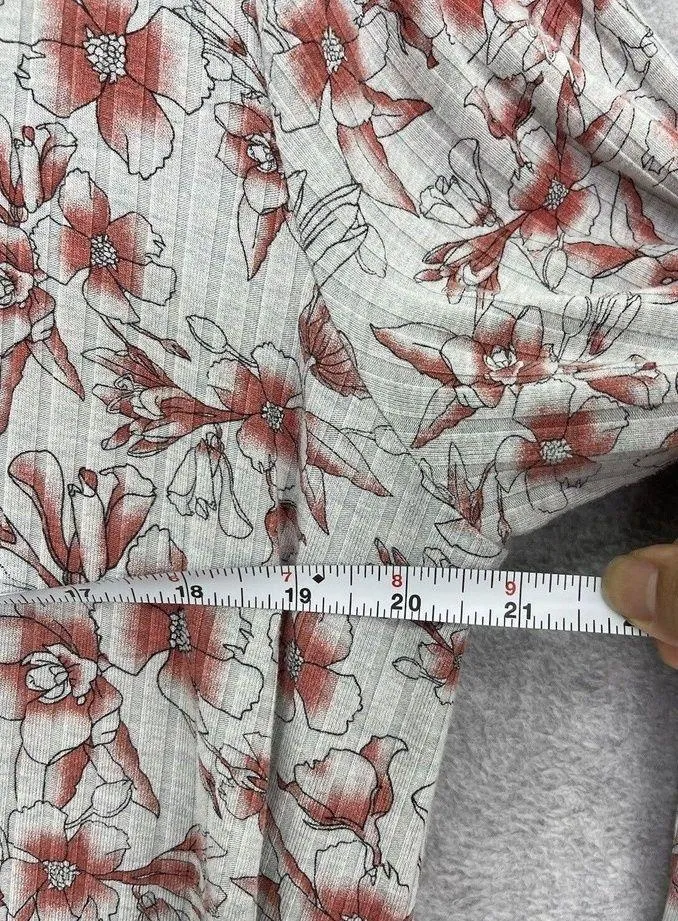 Lularoe Women's Long Cardigan Long Sleeve Gray Floral Ribbed Size Medium - Image 8