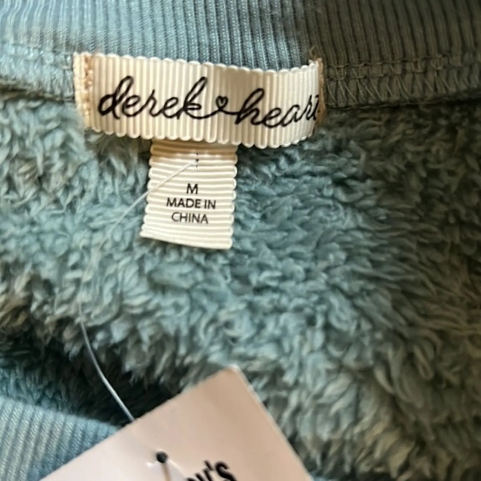 Derek Heart Shirt Womens Medium Aqua Blue‎ Fuzzy Sweatshirt Casual Comfy Cozy - Image 5