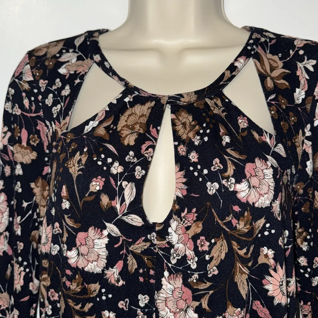 American Eagle Soft & Sexy Bell Sleeve Dress Floral Women’s Medium M - Image 2