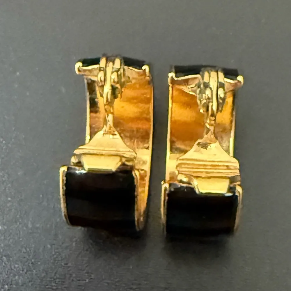 Vintage MONET Signed Black Enamel Gold - Image 9