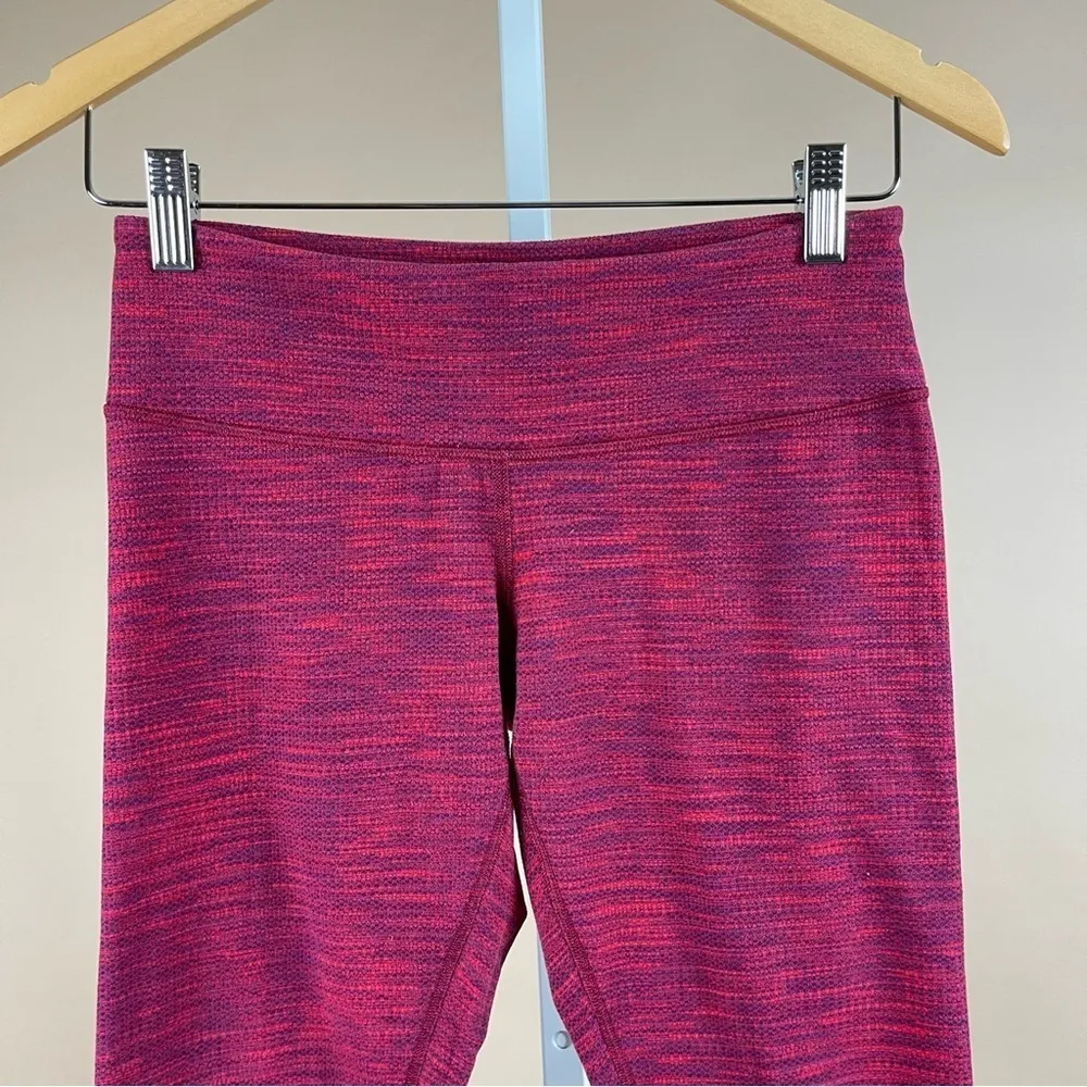 Lululemon Size 6 Heather Pink Purple Jacquard Vibrant Capri Leggings Thick - Image 3