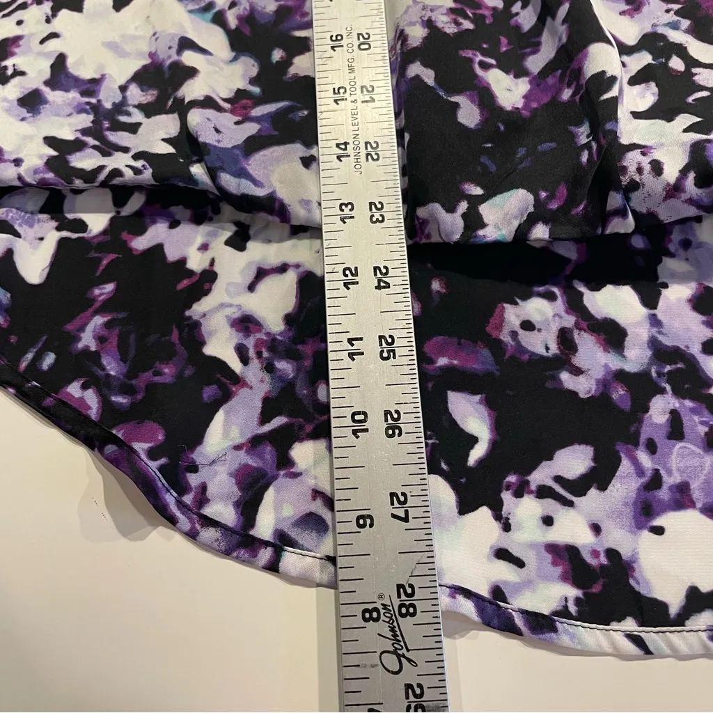 Apt9 Drape Front Floral Blouse Women Lg Short/Long VNeck Snap Front Purple - Image 3