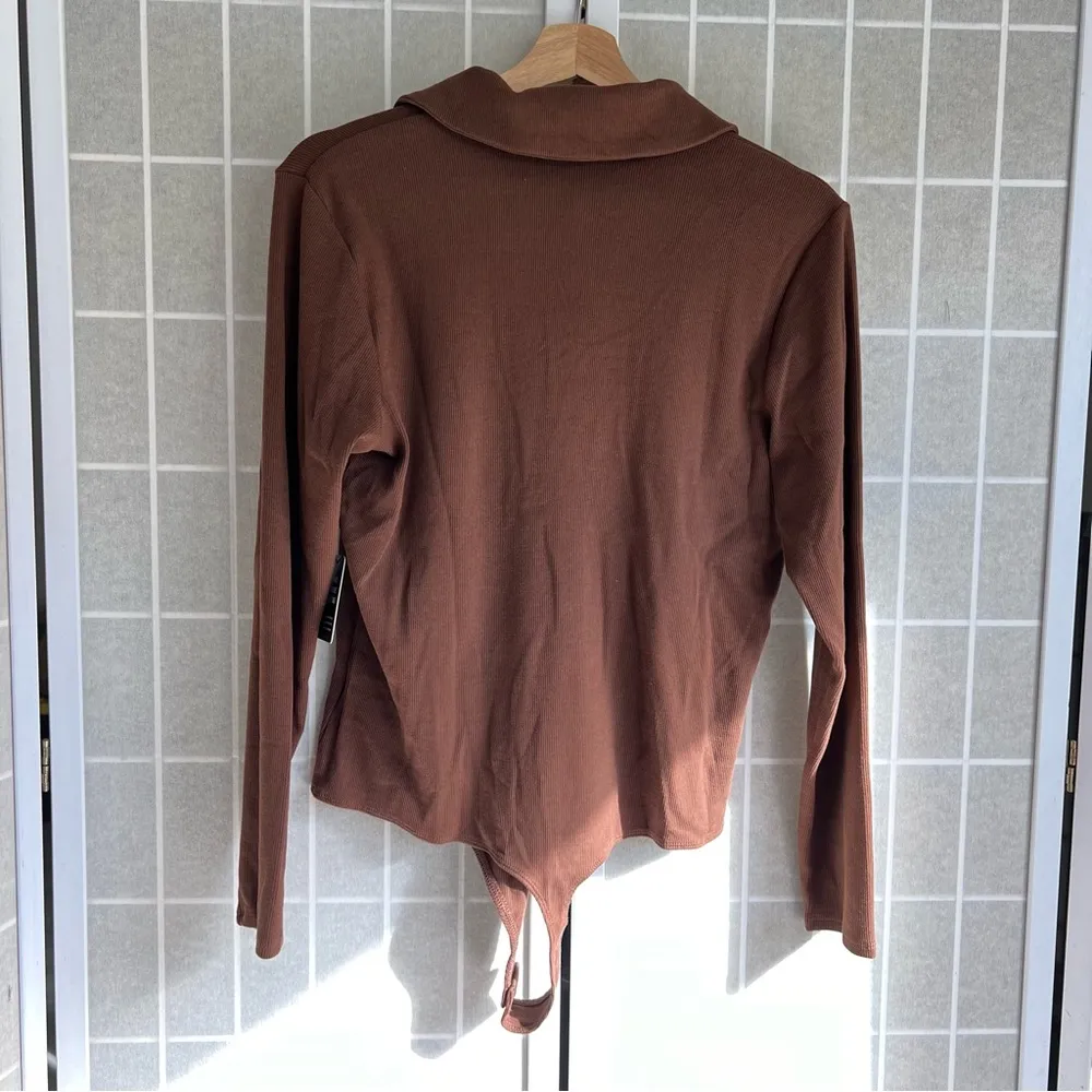 NWT  Ribbed V neck Long Sleeve Henley Polo Bodysuit Chocolate brown XL - Image 2