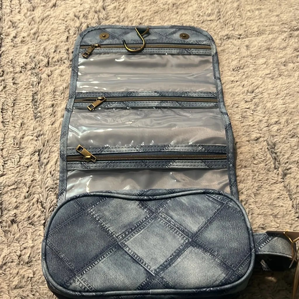 Revive Vintage hanging travel bag with denim design. Waterproof and NWT Blue - Image 3