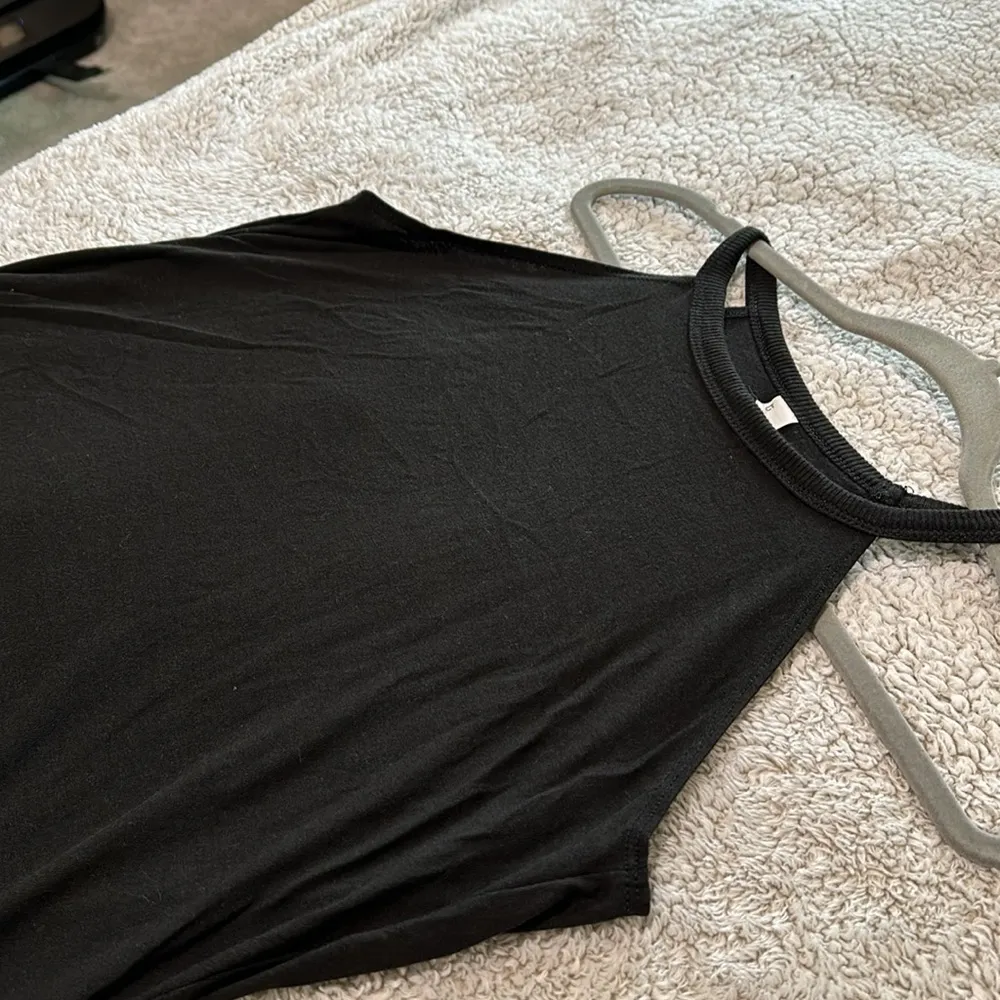 District Women's M High Neck Ribbed Tank Top Solid Black Relaxed Fit Racerback Size M - Image 4