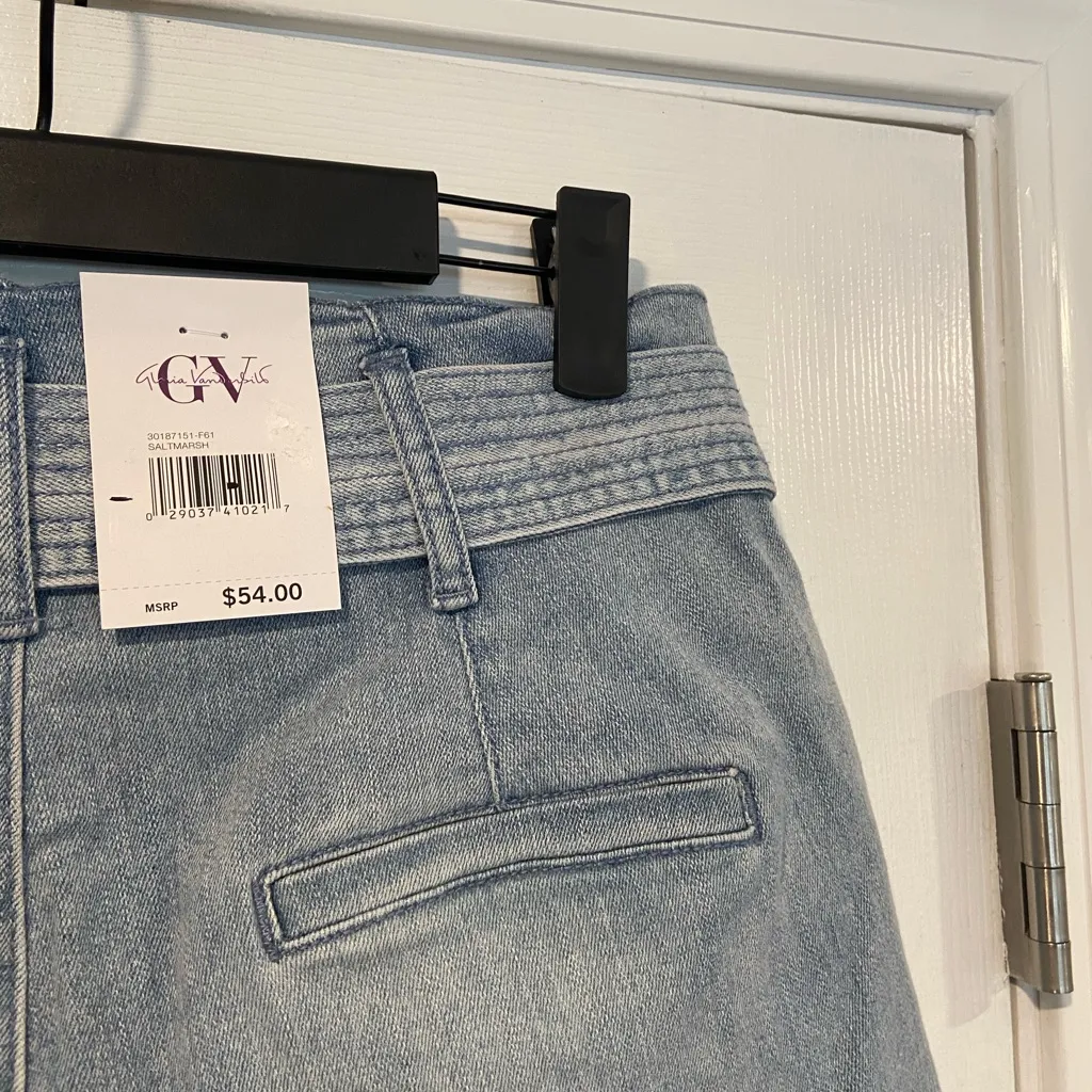 NWT Gloria Vanderbilt Size 4 Pleated Front Belted High Rise Denim Shorts - Image 5