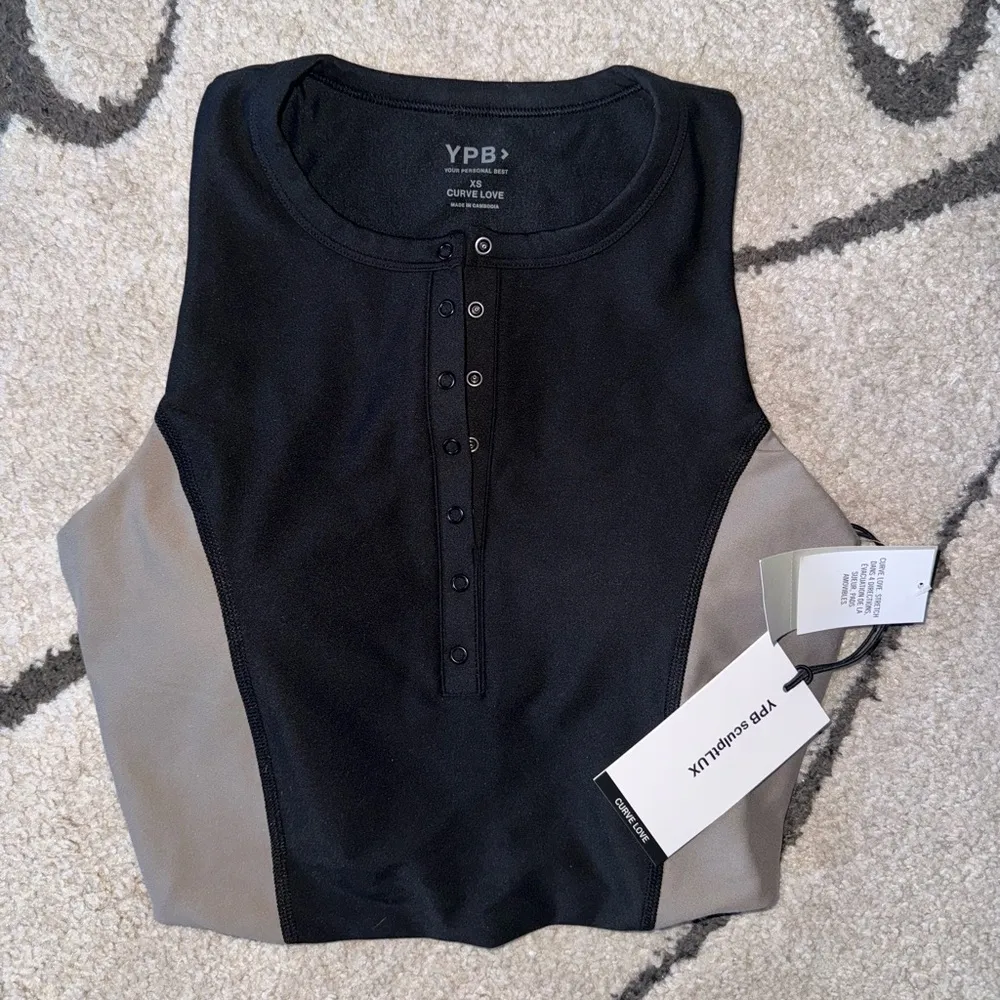 Abercrombie & Fitch YPB sculptLUX Plunge Henley Slim Tank - Image 2