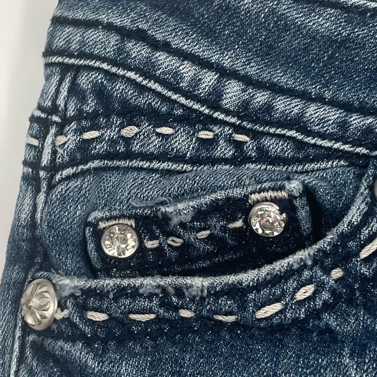 Miss Me JW5306M Women's Blue Mid Rise Signature Bermuda Denim Shorts Size 27‎ - Image 11